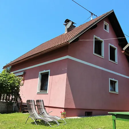 In Near Petzen Area アパート *